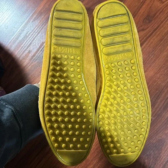 Minnetonka shoes - Picture 2 of 5